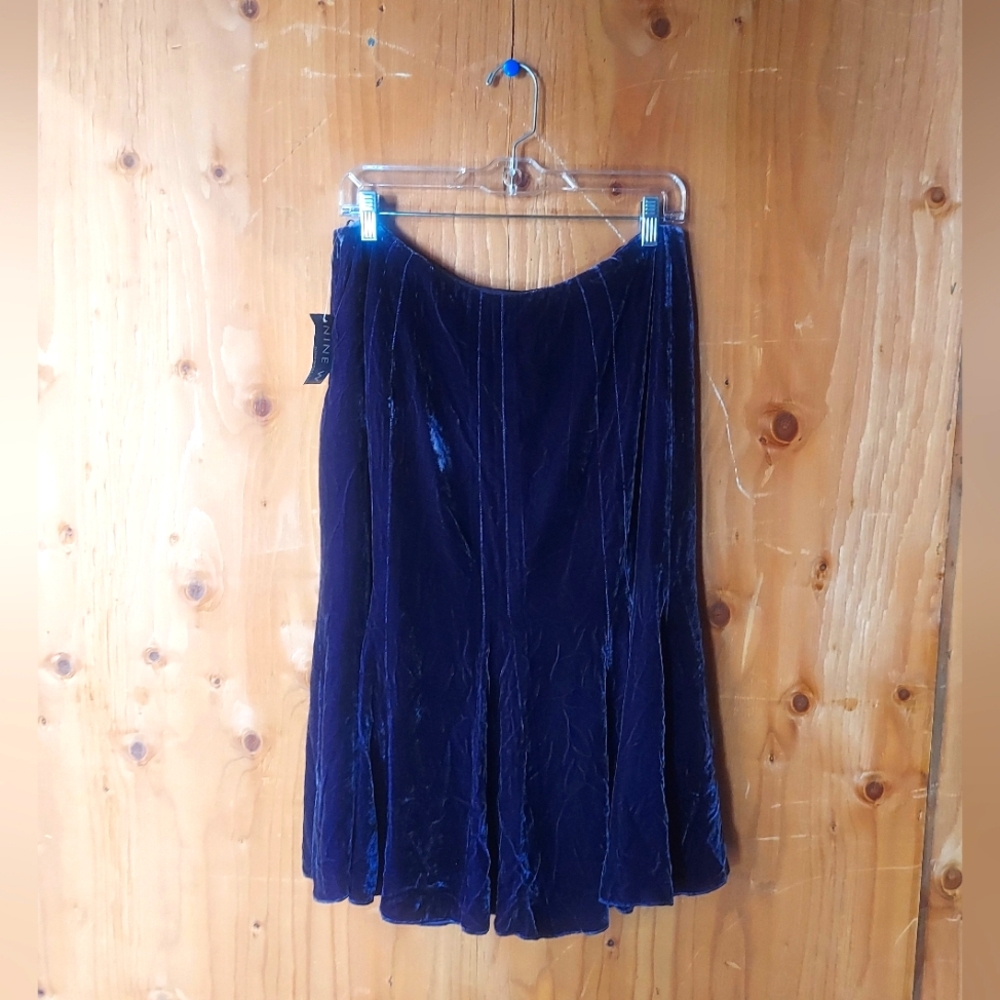 Nine West Vintage Purple Velvet Skirt - Picture 2 of 10